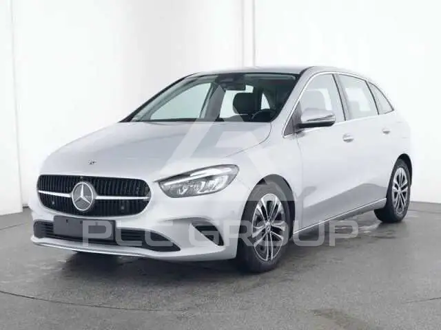 2023 Mercedes Benz B 180