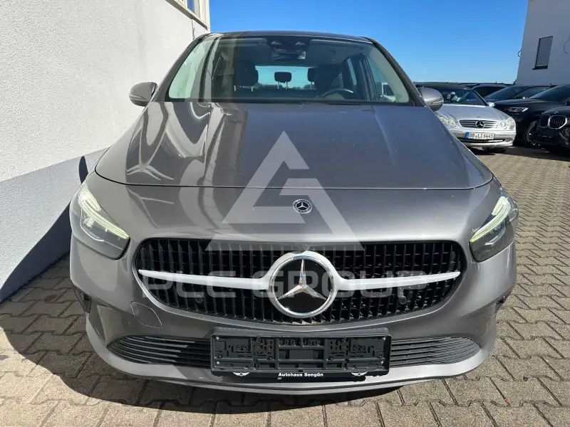 2023 Mercedes Benz B 180