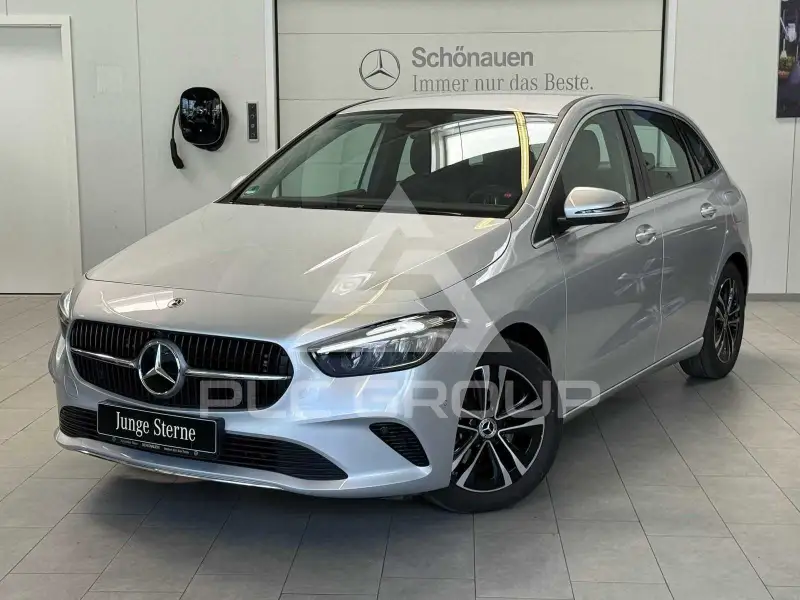 2023 Mercedes Benz B 180