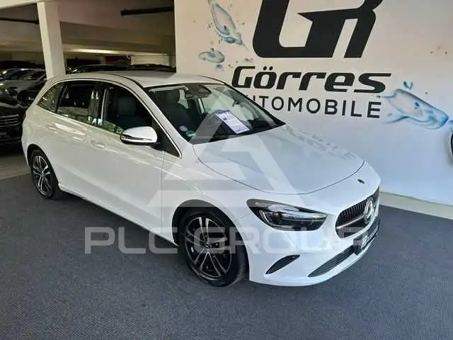 2023 Mercedes Benz B 180