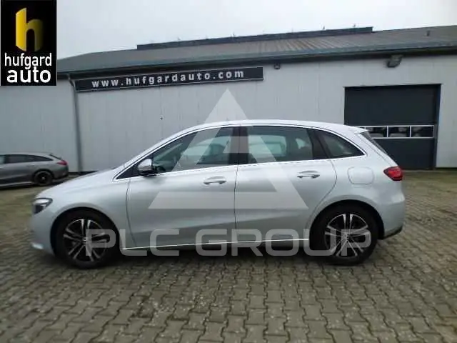 2023 Mercedes Benz B 180