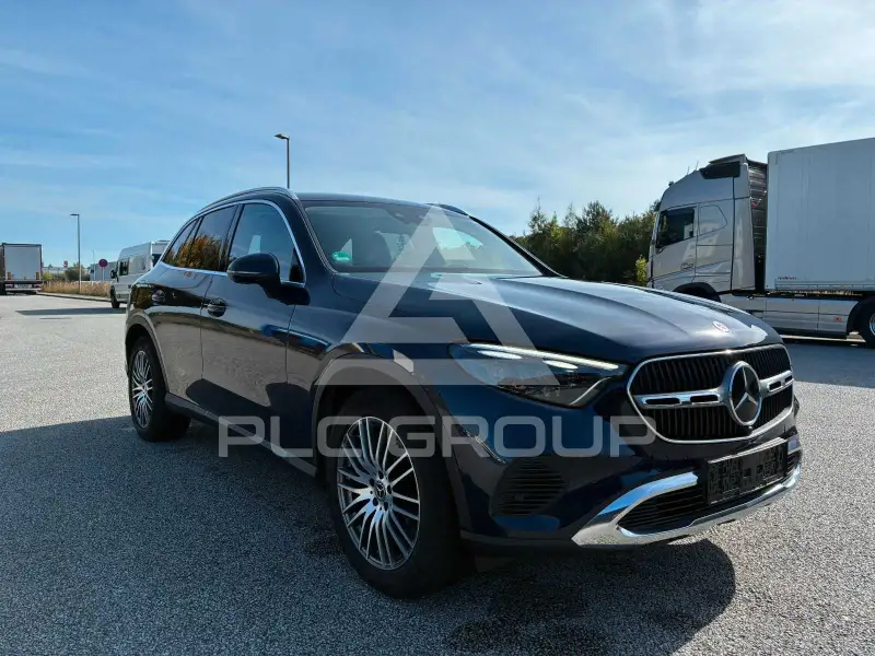 2023 Mercedes Benz GLC 220