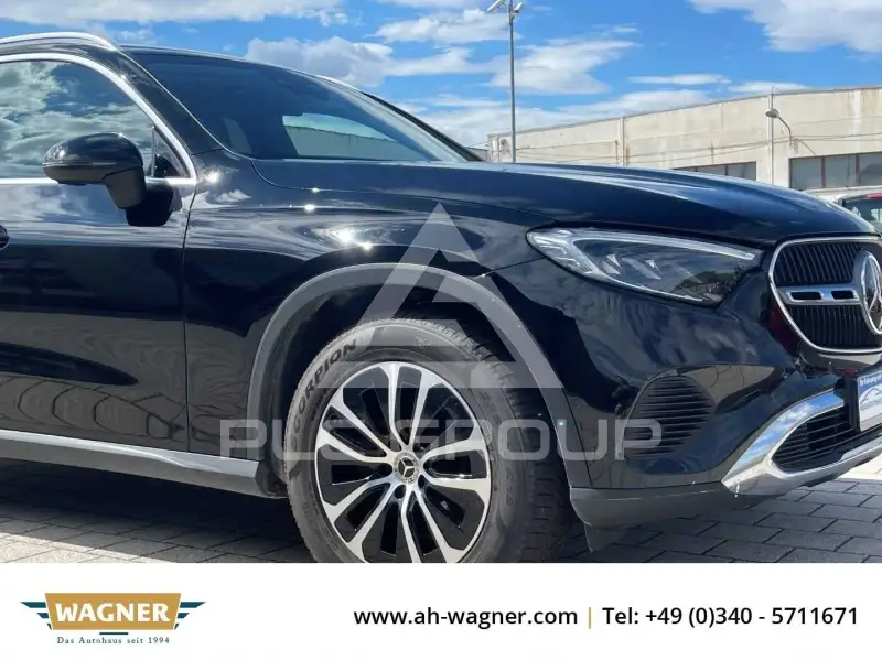 2023 Mercedes Benz GLC 220