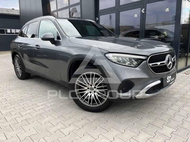2023 Mercedes Benz GLC 220