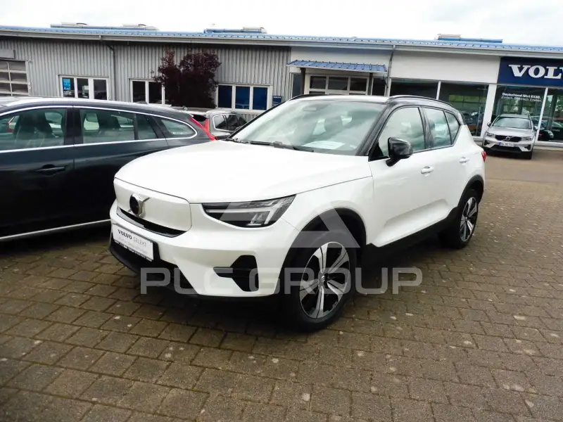 2023 Volvo XC40