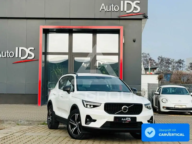 2023 Volvo XC40