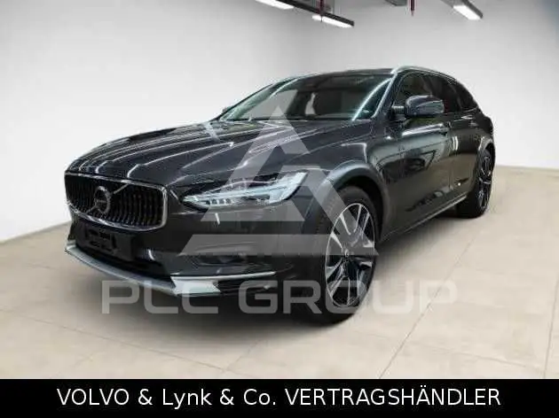 2023 Volvo V90