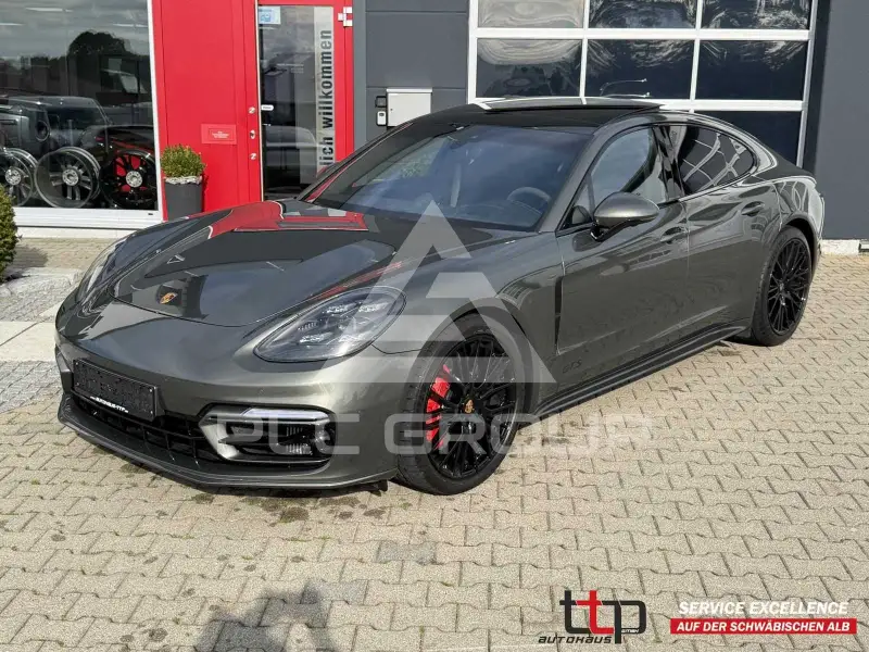 2023 Porsche Panamera