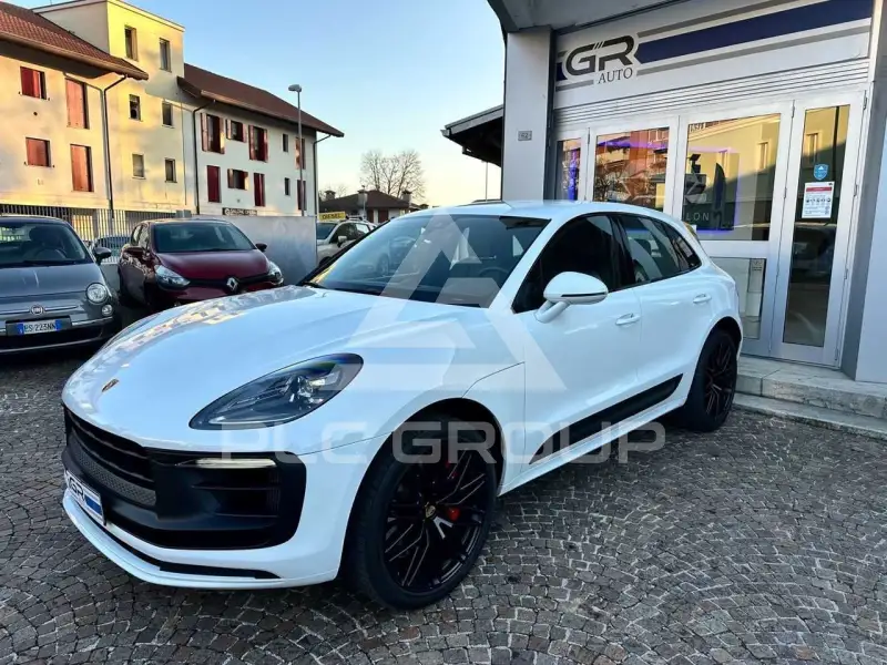 2023 Porsche MACAN