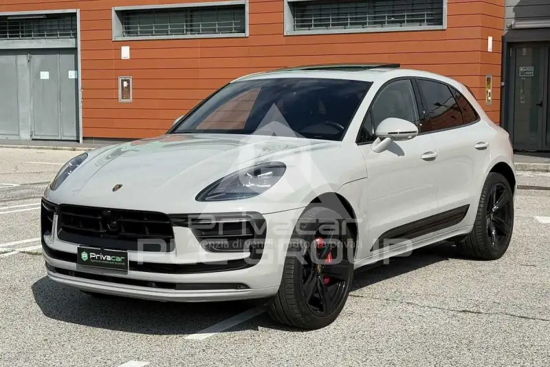 2023 Porsche MACAN