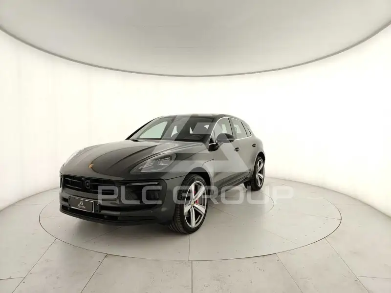 2023 Porsche MACAN