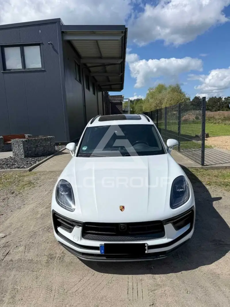 2023 Porsche MACAN