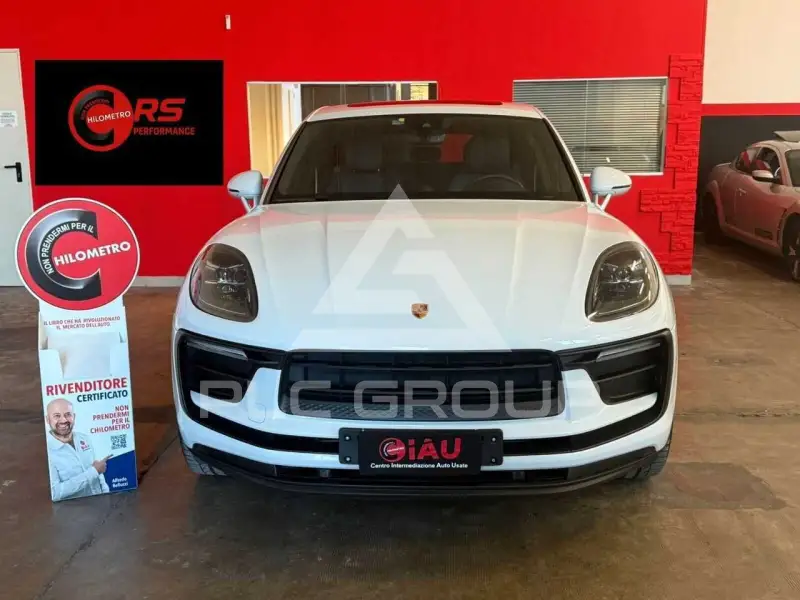 2023 Porsche MACAN