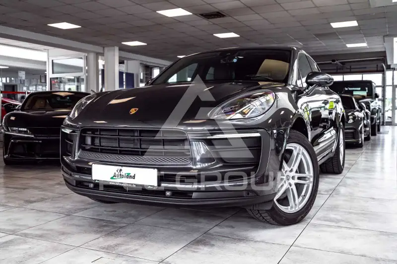 2023 Porsche MACAN