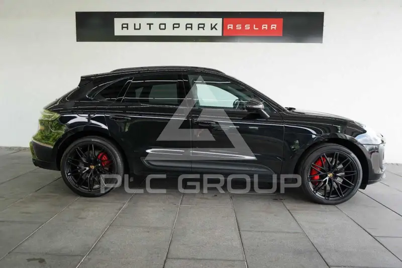 2023 Porsche MACAN