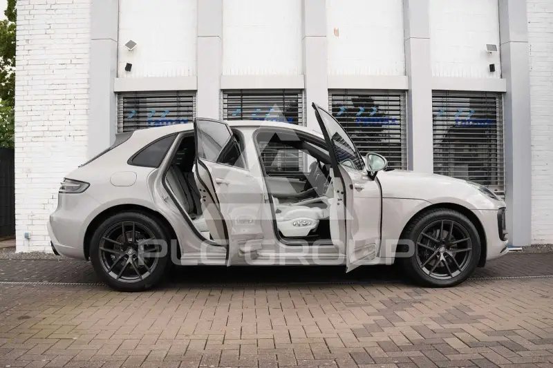 2023 Porsche MACAN