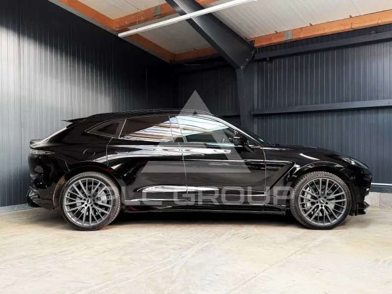 2023 Aston Martin DBX