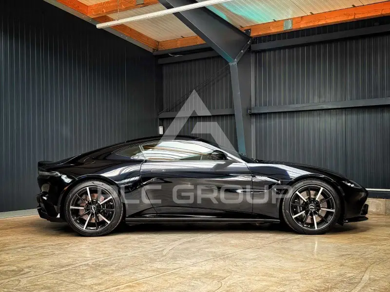 2023 Aston Martin V8