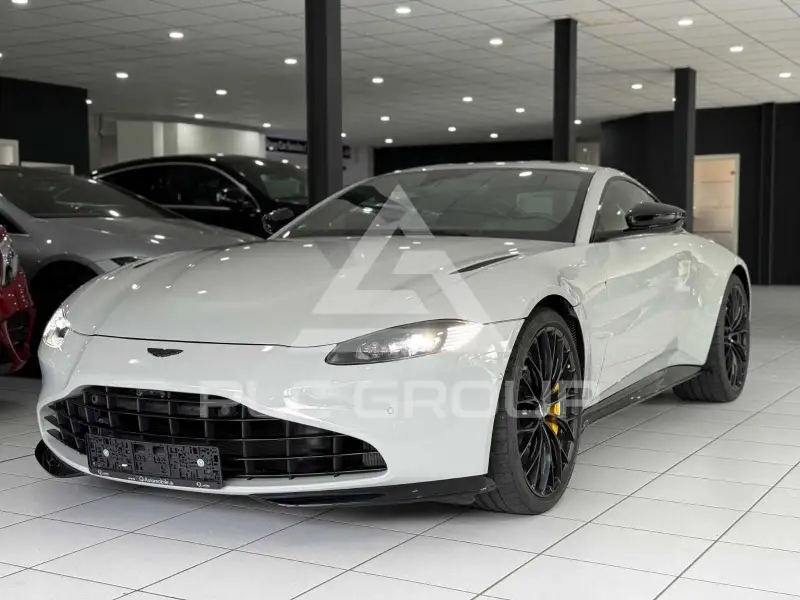 2023 Aston Martin V8