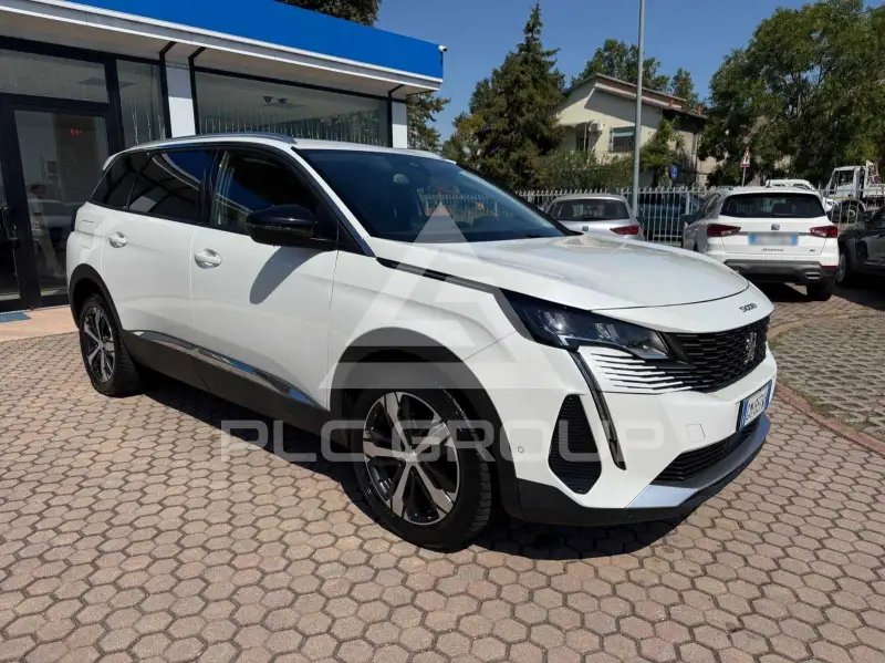 2023 Peugeot 5008