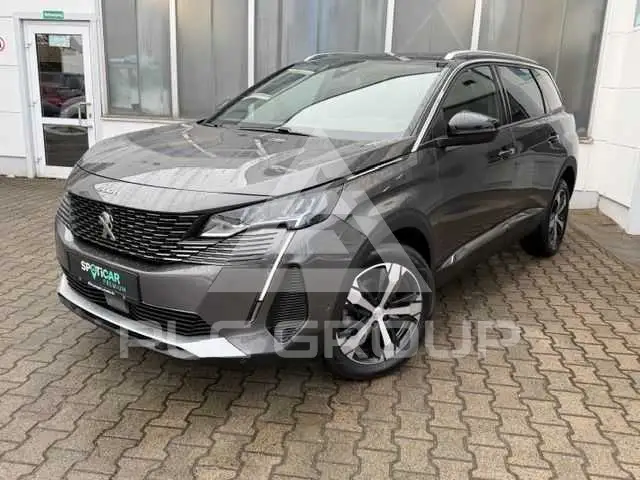 2023 Peugeot 5008