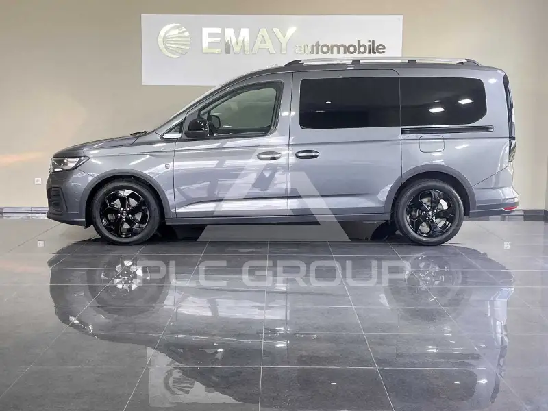 2023 Ford Tourneo