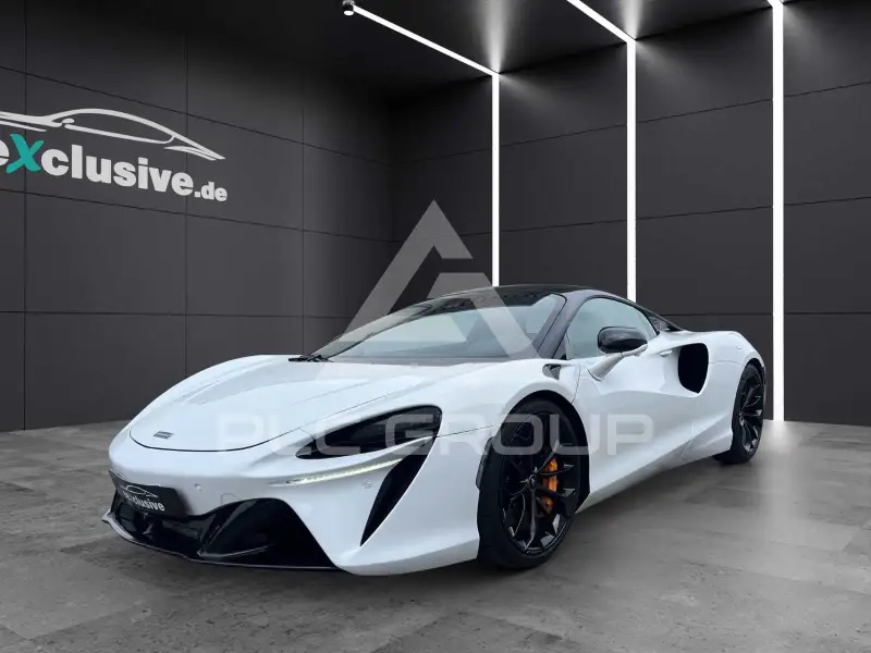 2023 McLaren ARTURA