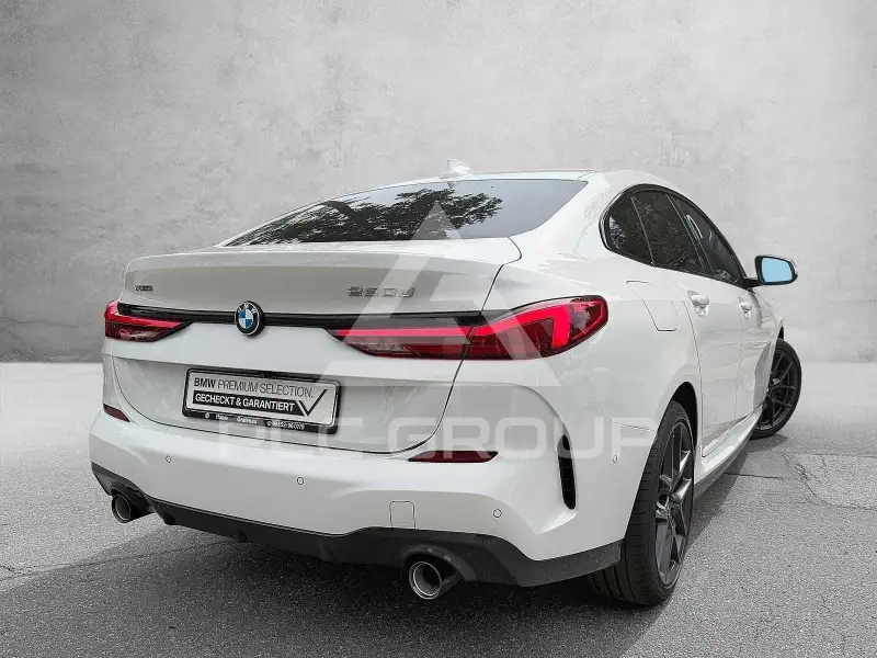 2024 BMW 220