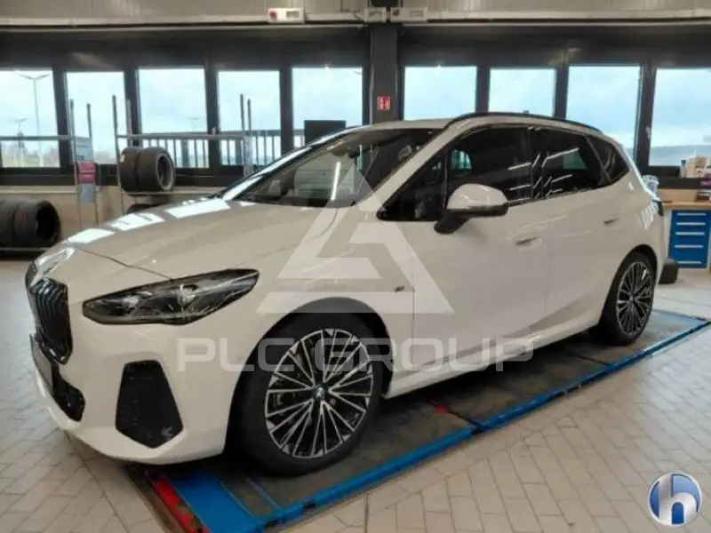 2024 BMW 223