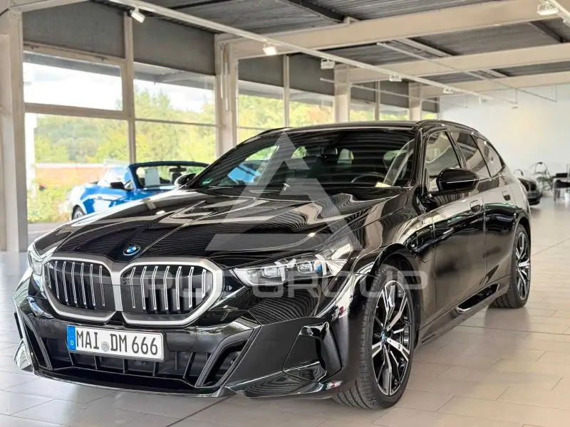 2024 BMW 530