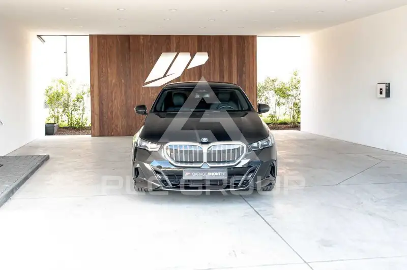 2024 BMW 530