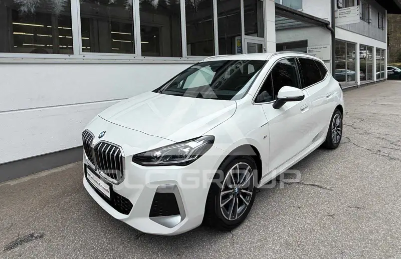 2024 BMW 218