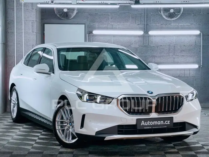 2024 BMW 550