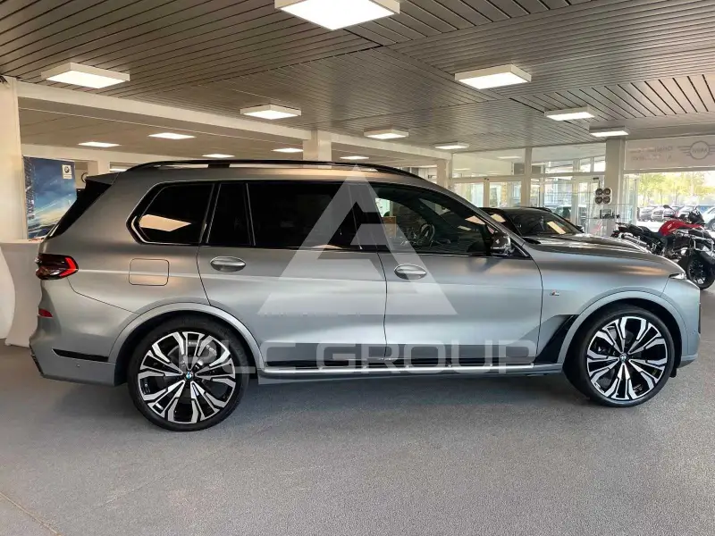 2024 BMW X7