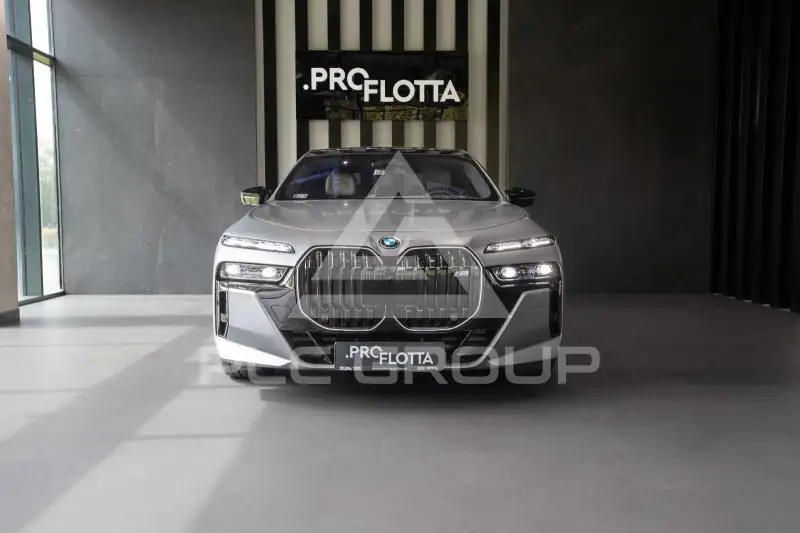 2024 BMW M7