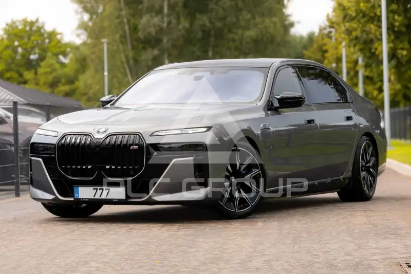 2024 BMW M7