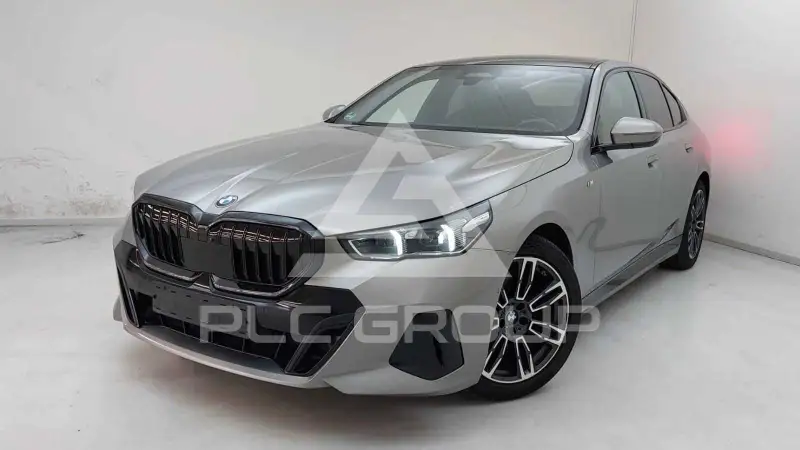 2024 BMW 520