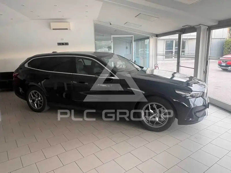 2024 BMW 520