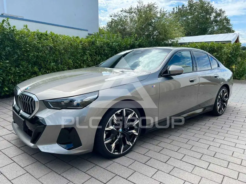 2024 BMW 520