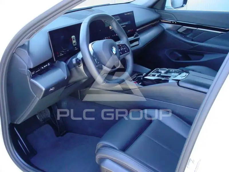 2024 BMW 520