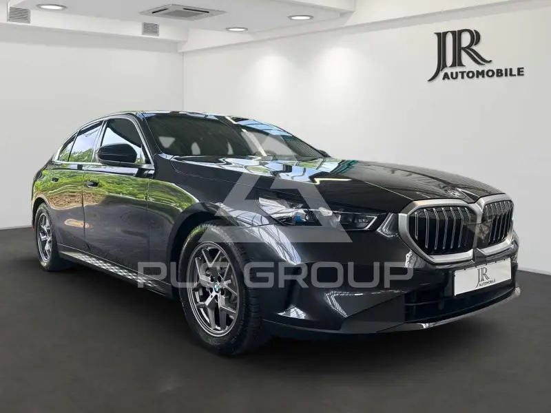 2024 BMW 520