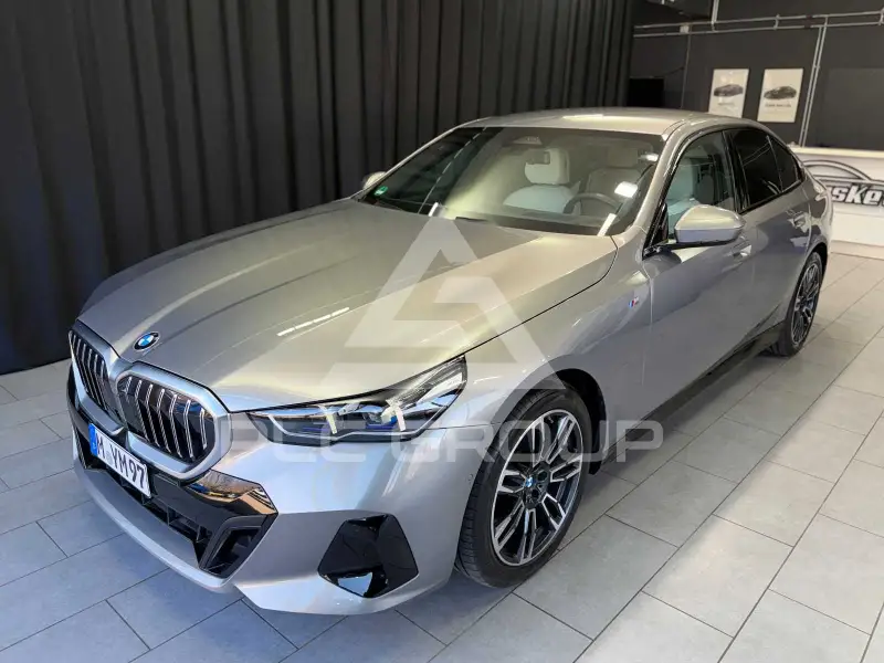 2024 BMW 520