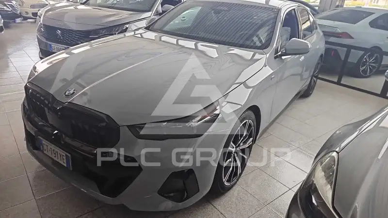 2024 BMW 520