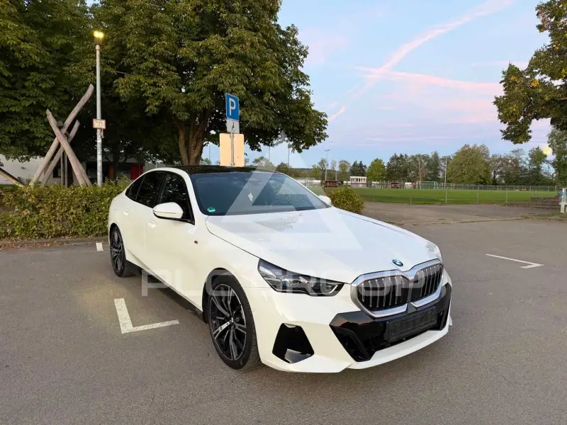 2024 BMW 520