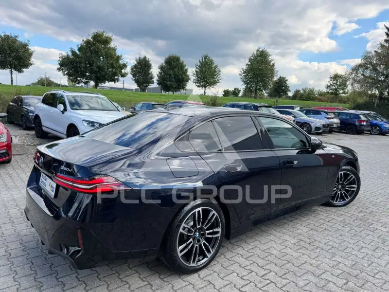 2024 BMW 520