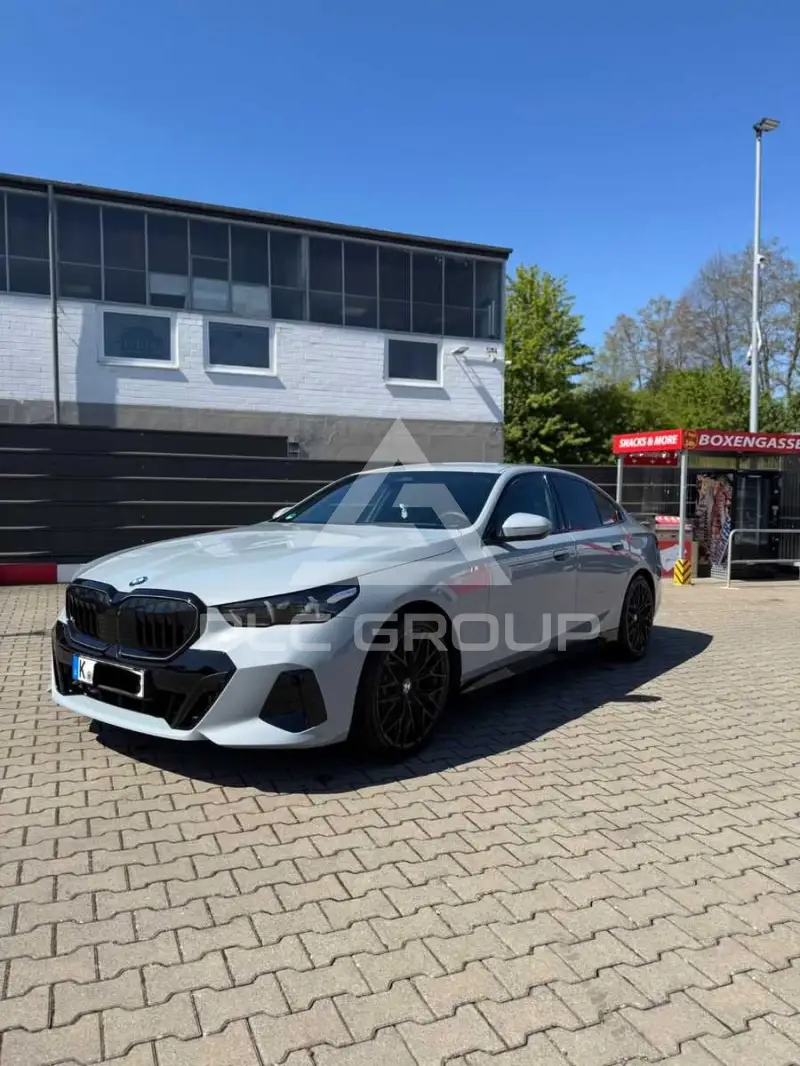 2024 BMW 520