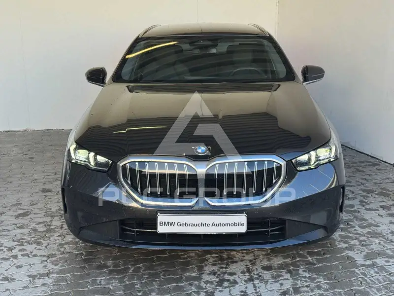 2024 BMW 520
