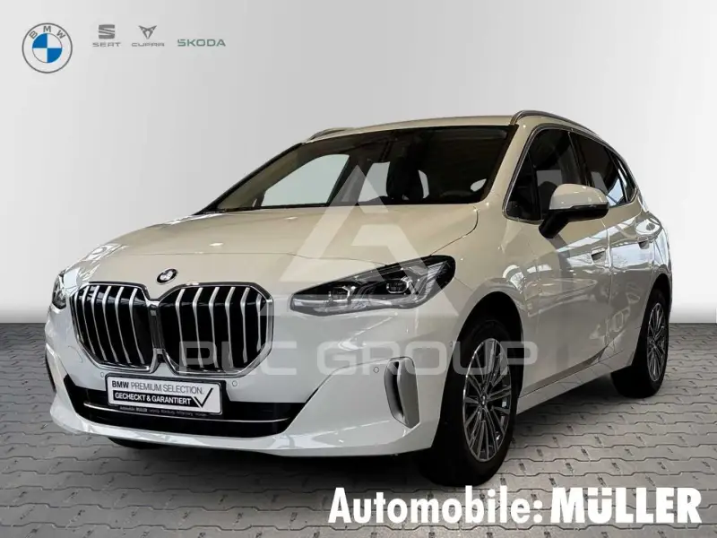 2024 BMW 218