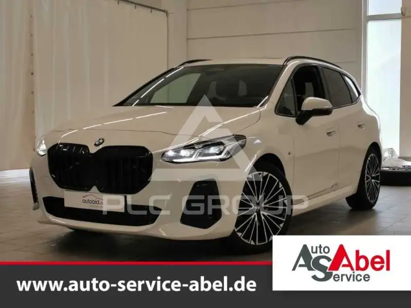 2024 BMW 218
