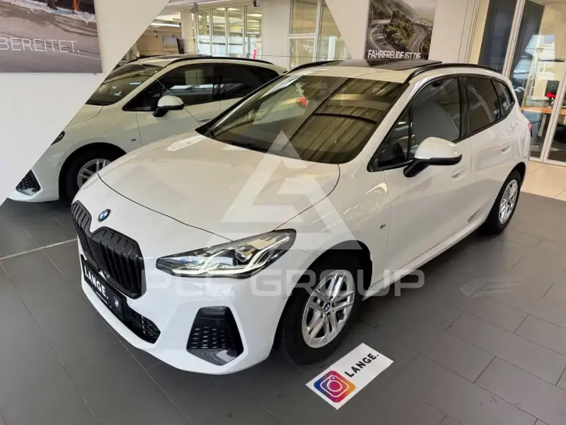 2024 BMW 218